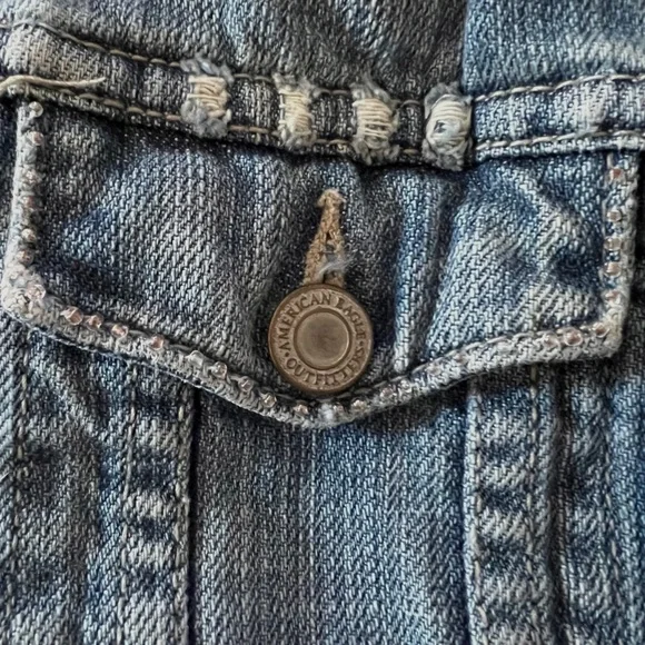 AMERICAN EAGLE Denim Distressed Jacket Jean Jacket Women’s Size Medium FAST SHIP - Picture 7 of 9